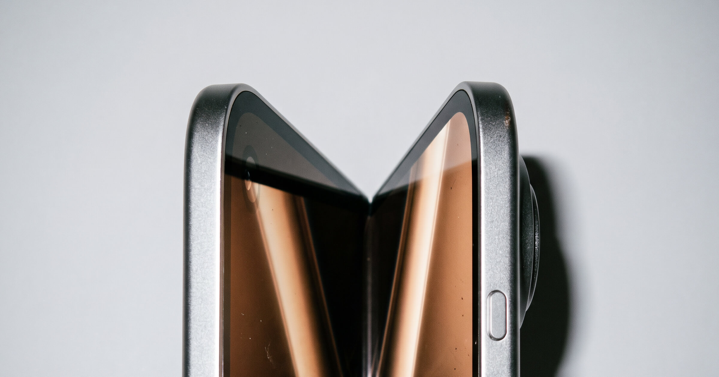 Складной iPhone Ultra