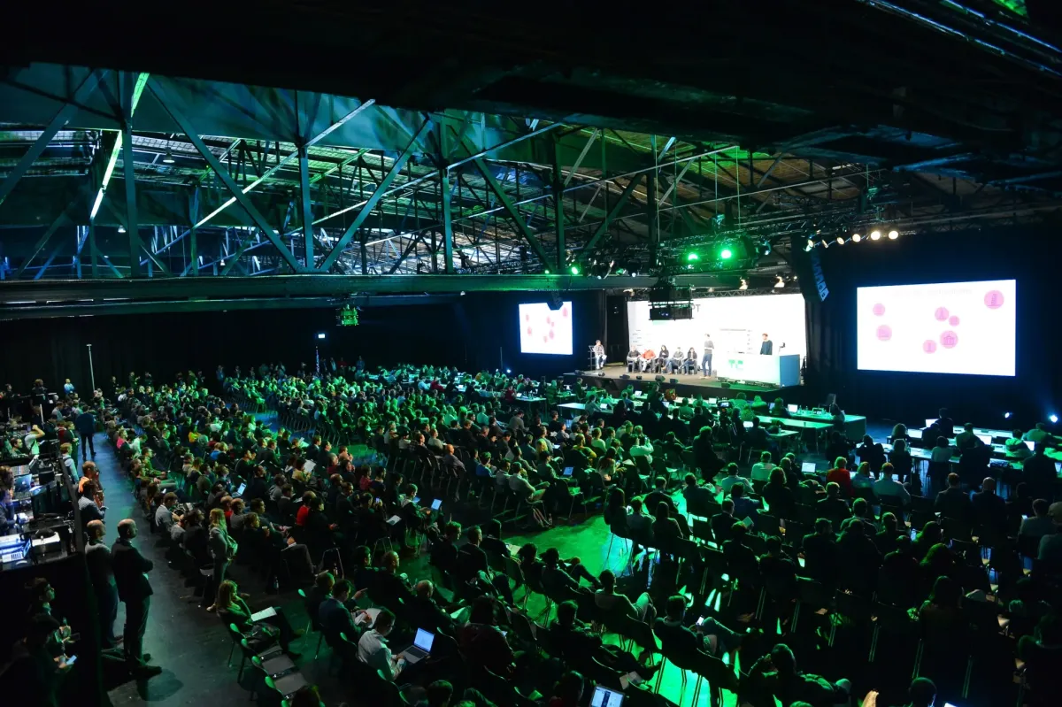 Логотип TechCrunch Disrupt 2026 и информация о скидке на билеты