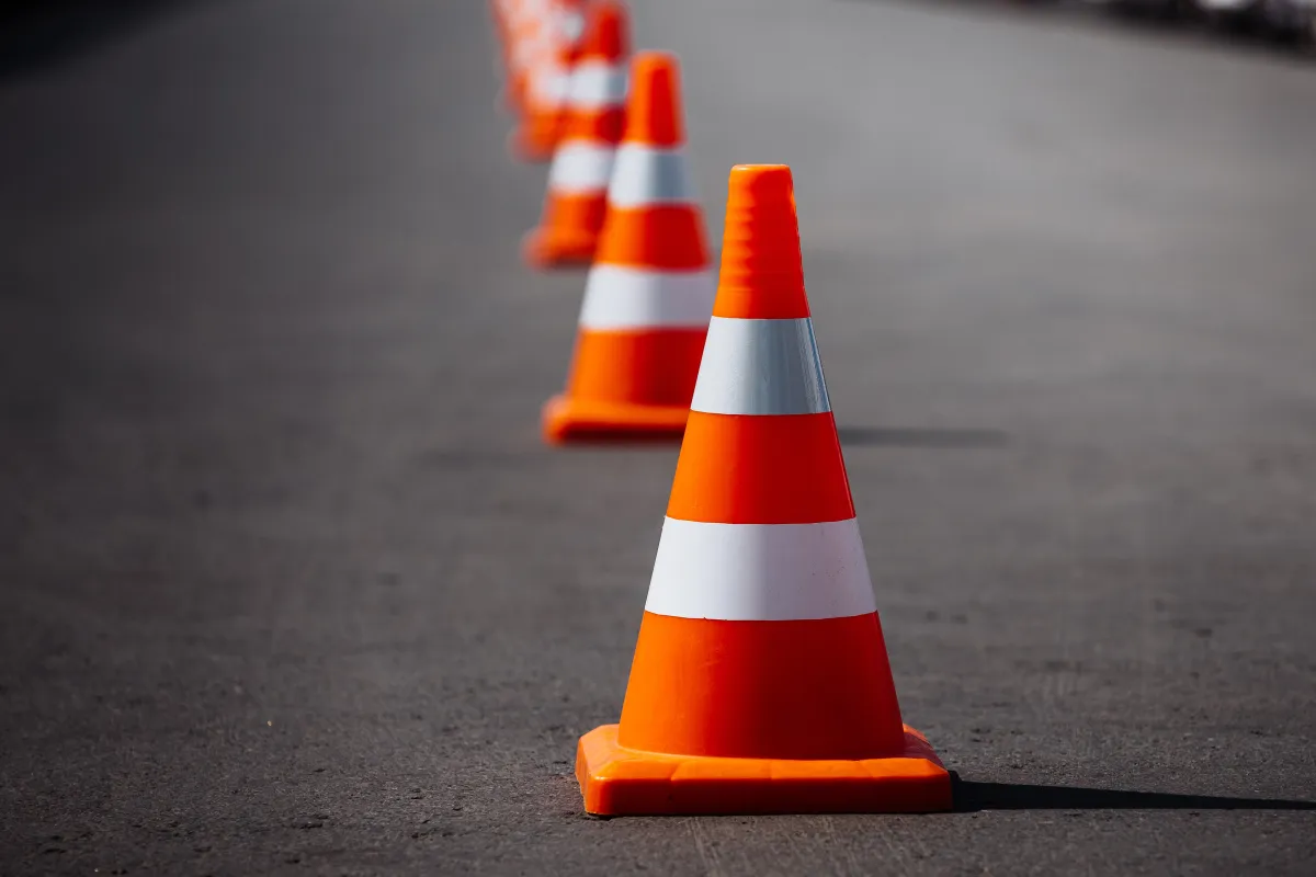 Логотип VLC на фоне экрана