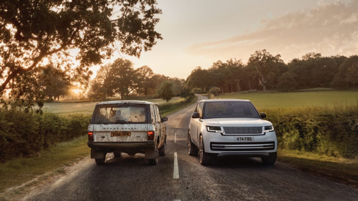 Range Rover Electric на фоне природы