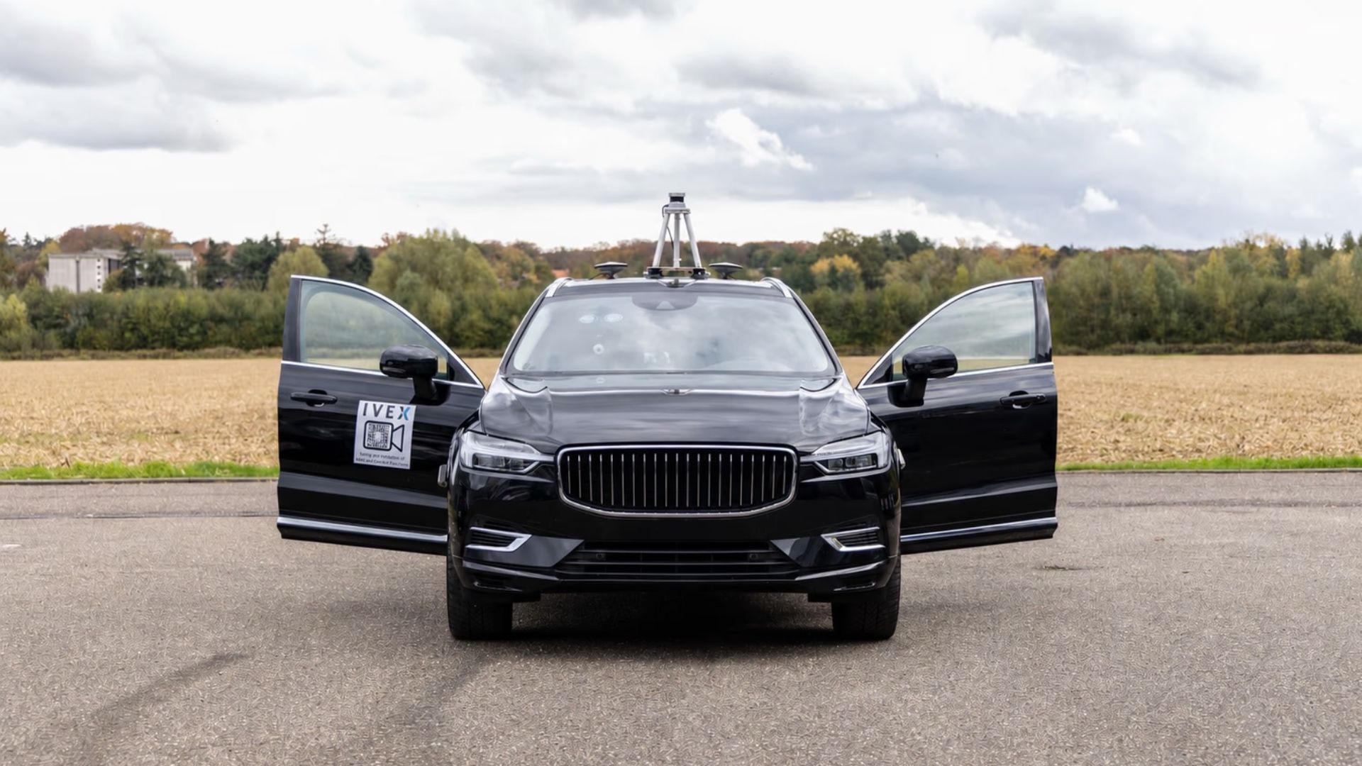 Логотип IVEX — бельгийского DeepTech-стартапа, привлёкшего €5 млн Series A на ИИ-тестирование безопасности автомобилей