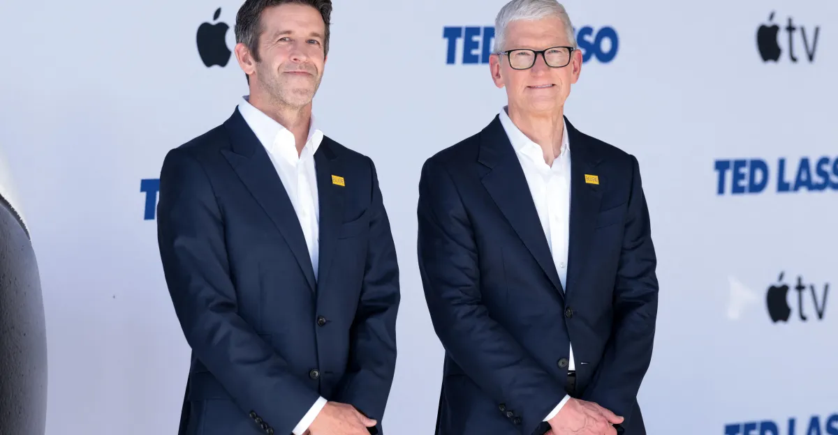 Схема изменений в руководстве Apple при переходе от Тима Кука к Джону Тернусу